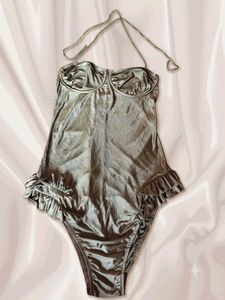 Chic One-Piece Swimsuit with Ruffles