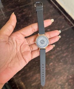 Elegant Women's Watch with Crystal Accents