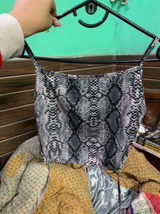 Trendy Snake Print Crop Top