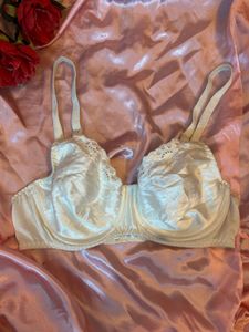 Vintage White Lace Trim Bra