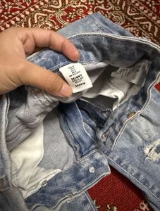 Light Wash Ripped Jeans