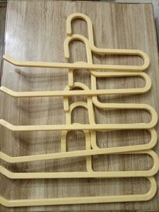 Cream colour multi purpose hangers 🤍💛