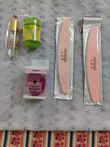 Beauty Essentials Set - Nail Files & Makeup Sponge