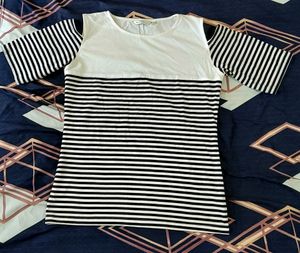 Price Drop 🌟🌟Miss Chase Cold Shoulder TShirt Top