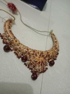 Exquisite Gold Necklace with Red Stones