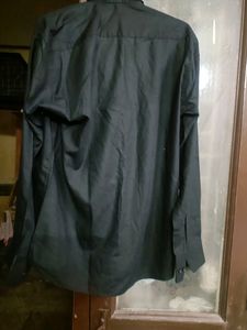 Full Sleeve Black Shirt For Men In L Size