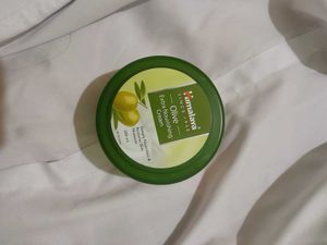 Himalaya Olive Nourishing Cream