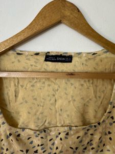 Shein Yellow Crop Top 🔆🍋🎗️