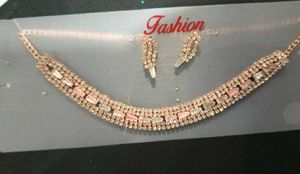 Sparkling Fashion Necklace Set