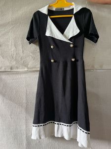 Chic Black & White Short Sleeve Dress