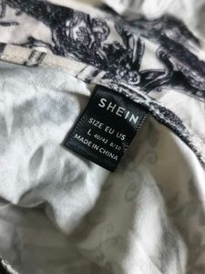 27238. Unique Black &amp; White Mushroom Print Top