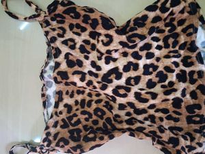 Stylish Leopard Print Crop Top