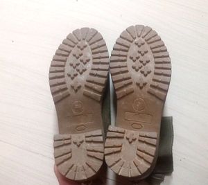 WOMAN OLIVE GREEN BOOTS