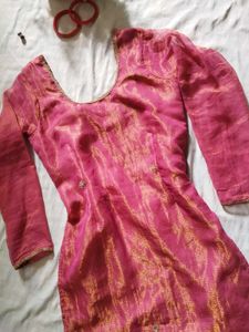 Elegant Pink &amp; Gold Kurta