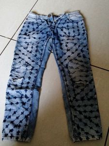 Stylish Blue Patterned Ripped Jeans