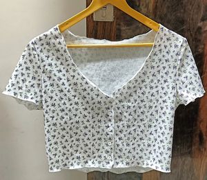 Cute Floral Button-Up Crop Top