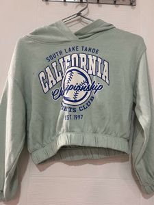 H&amp;M Crop Sweatshirt With Hoodie