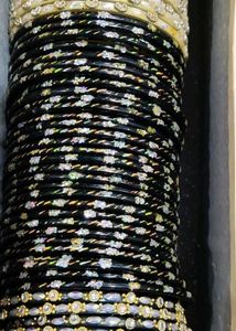 Sparkling Black Bangles Set