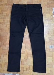 Classic Black Denim New Jeans