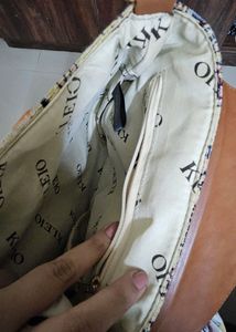 Kleio Sling Bag