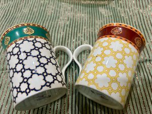 New Set of 2 Decorative Coffee Mugs