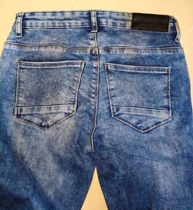 Stylish Blue Acid Wash Jeans with Zippers