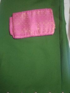 Elegant Green Saree with Pink Blouse Piece