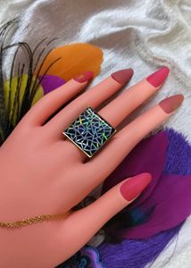 Square Geometric Ring