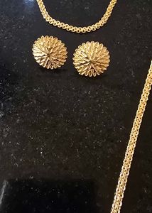 Gold-Tone Floral Necklace &amp; Earrings Set
