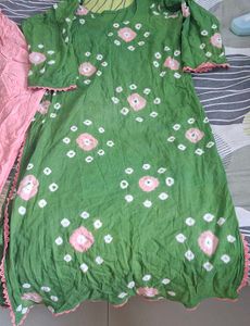 Green Bandhani Kurta Set with Pink Palazzo
