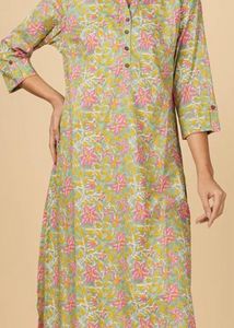 Beautiful mandarin collar straight kurta