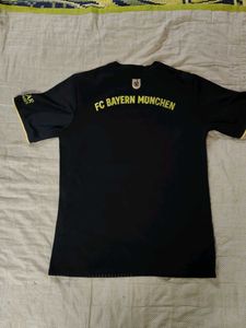 Bayern Munich jersey black golden