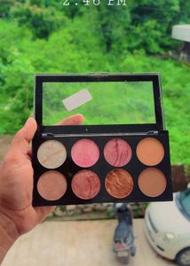 🇺🇸 revolution Blush & Highlighter Palette