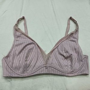Light Pink 💙Striped Bra with Lace Trim