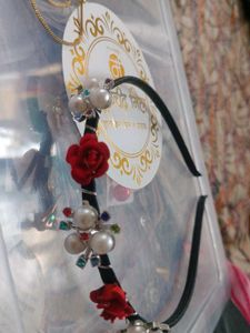 offer r Gold Chain with Black Bead