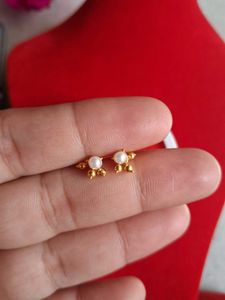 Beautiful New Pearl Earrings