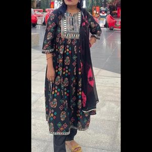 Nayra Cut 3 Piece Suit Set