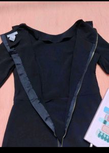 (H&amp;M) Chic Black Ruffle Mini Dress