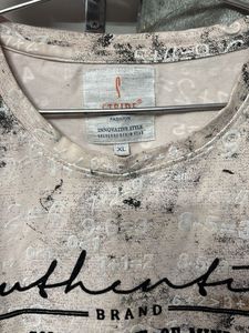 Authentic Graphic Print t shirt