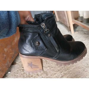 Black vintage Boots