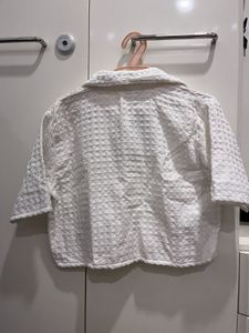 Chic Textured Cropped Shirt