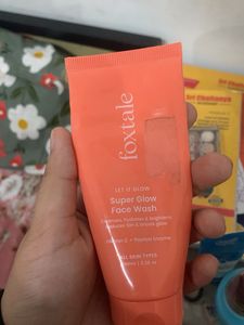 Foxtale Super Glow Face Wash