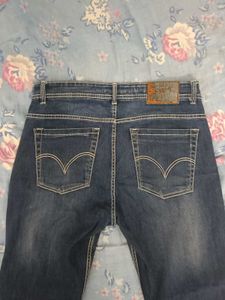 Levis JNS Dark Wash Jeans