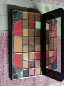 RL Beauty Makeup Palette