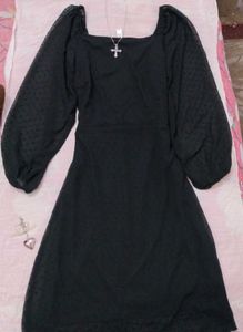 puffed sleeve dress 🗝️