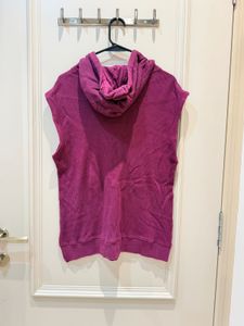 Sleeveless Hooded T-Shirt