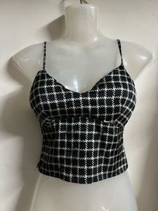 Chic Black & White Plaid Crop Top