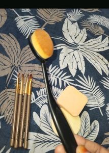 Brushes &amp; puff Combo❤️
