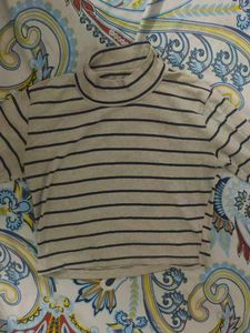 Full Sleeves Turtle Neck Crop Top