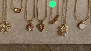 Anti tarnish 🤍 Necklace Collection With Tag